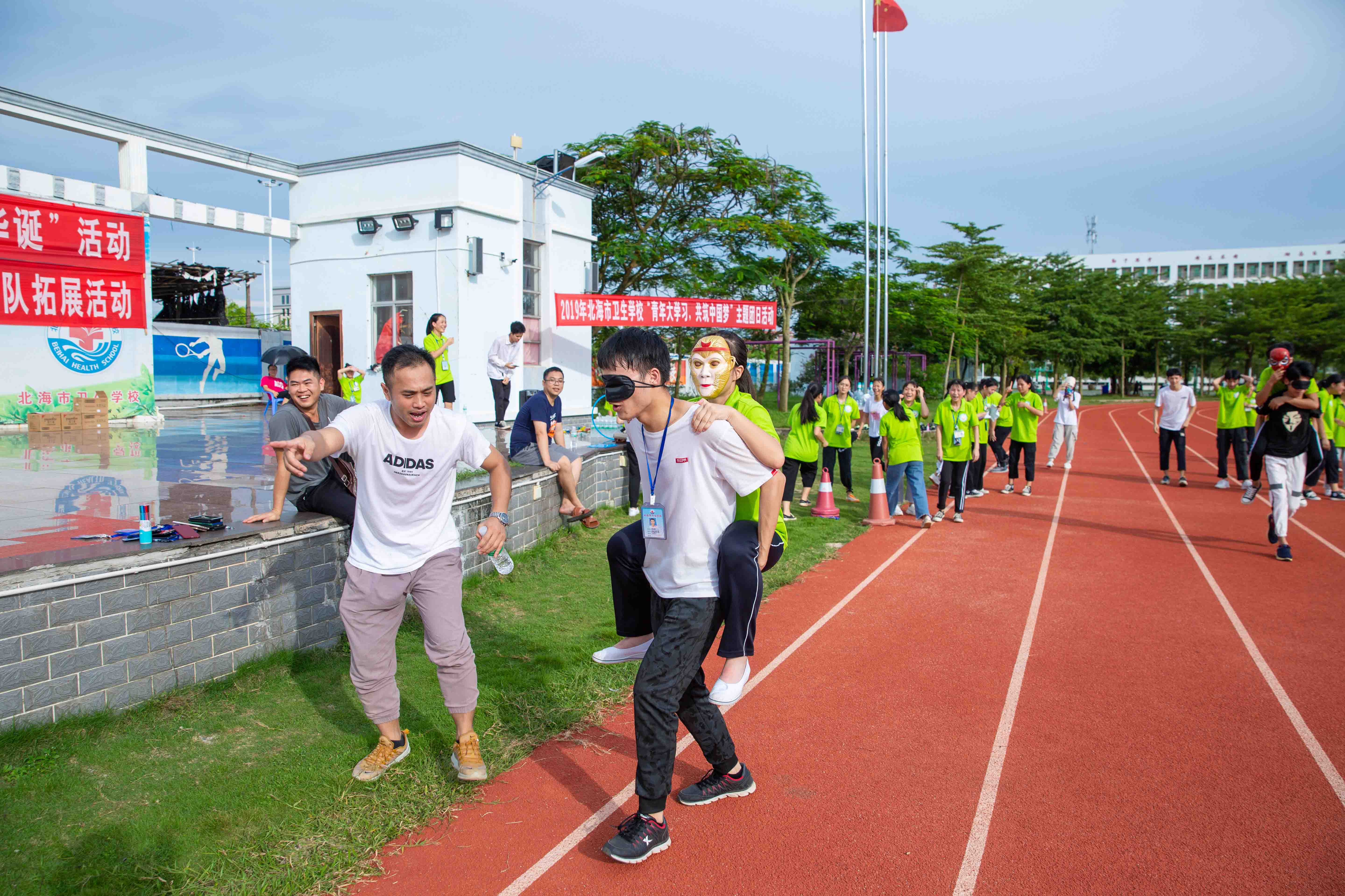 罗老师都忍不住当指挥了.jpg