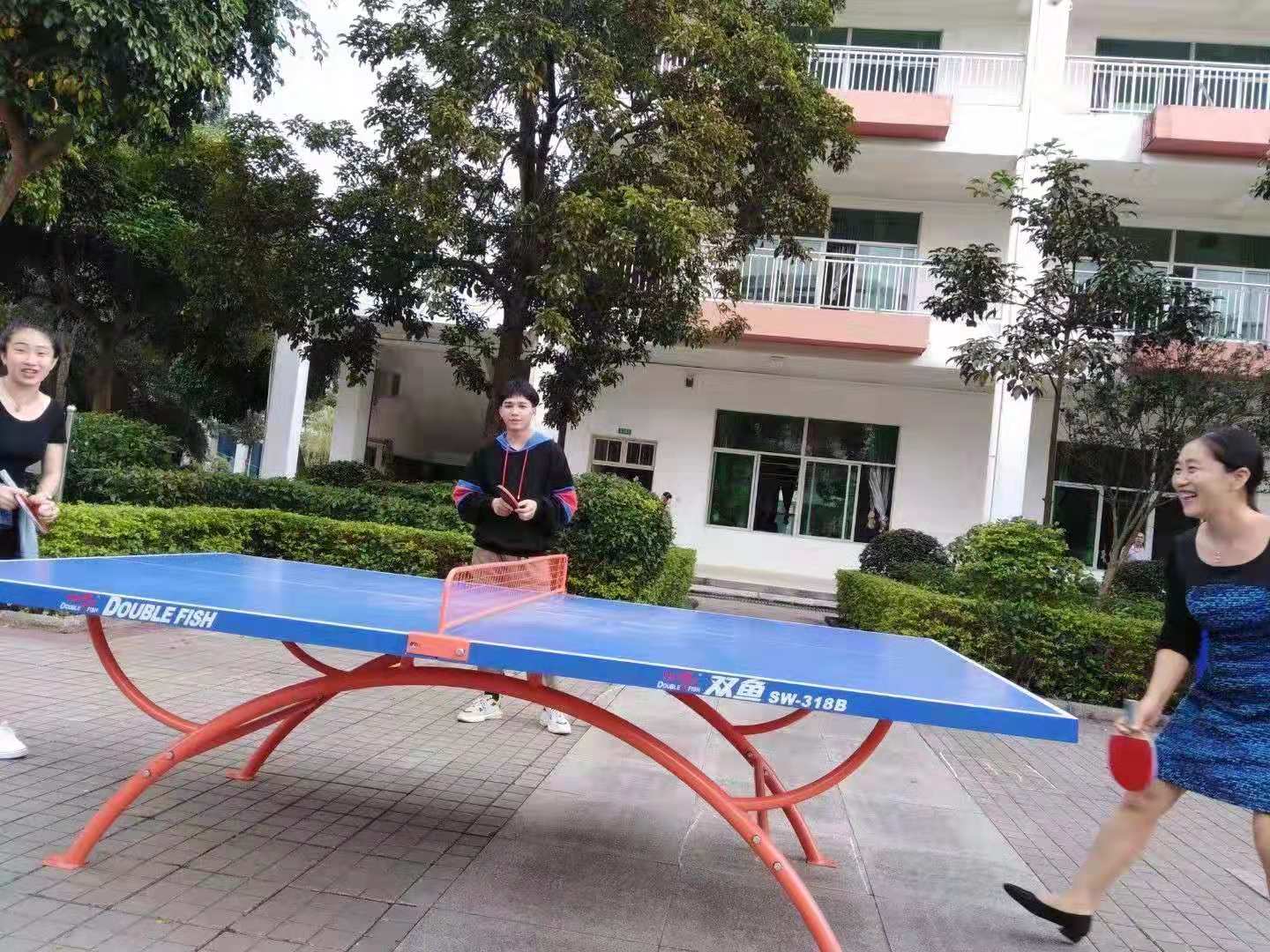 乒乓球协会举办乒乓球比赛.jpg