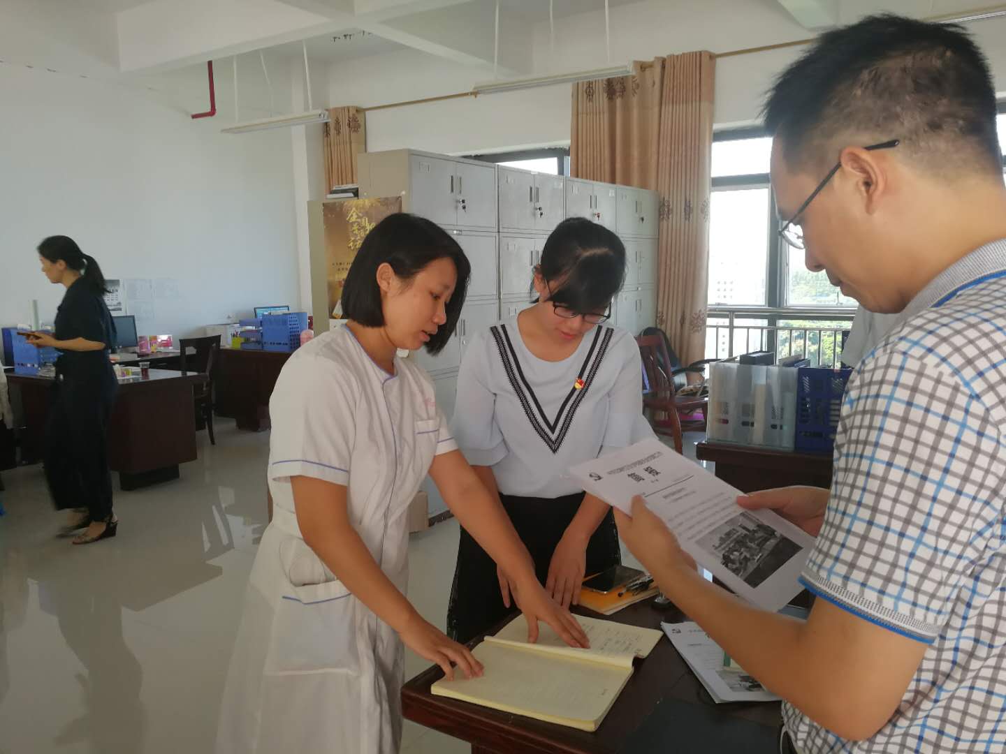 医学和行政支部.jpg